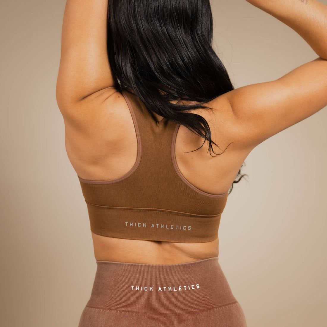 The Essentials: Seamless Twist Sports Bra