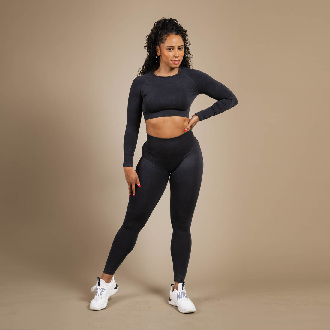The Essentials: Seamless Long Sleeve