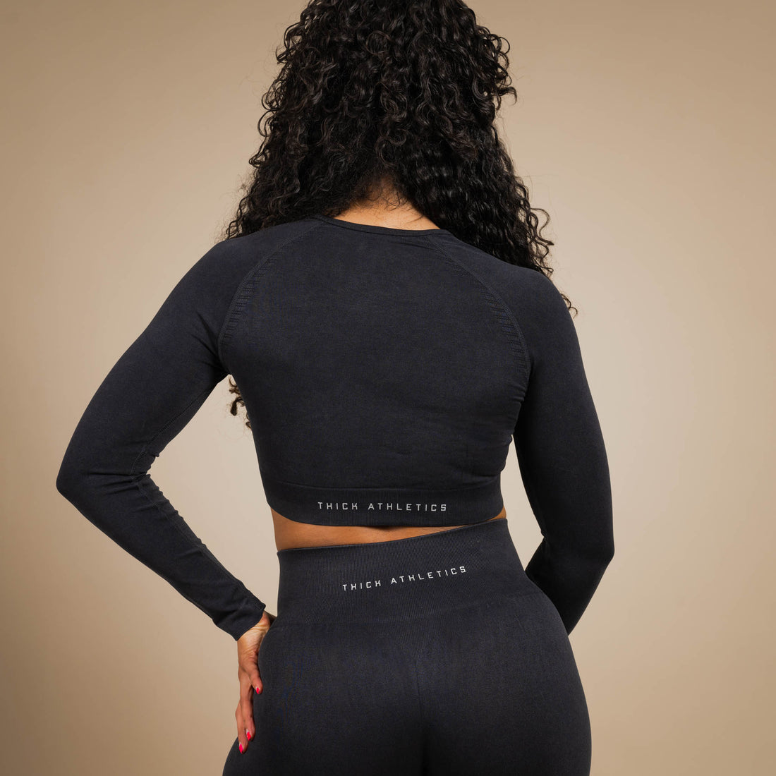 The Essentials: Seamless Long Sleeve